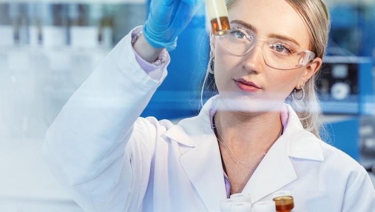 Avtomatizirana vs. ročna priprava vzorcev – praktična primerjava na realnem QC vzorcu